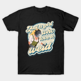 Just a girl who loves to weld groovy gift T-Shirt